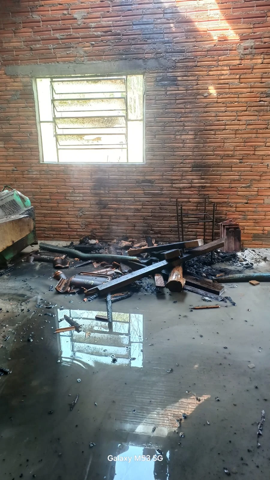Incêndio Atinge Antiga Escola Utilizada Como Residência Em Agrolândia (1)