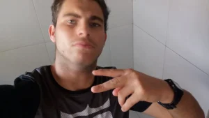 Jovem de 26 anos morre e outras duas pessoas ficam feridas