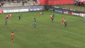 Santa e Chape ficam no empate em jogo com muita chuva