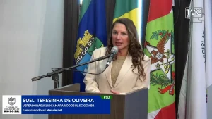 Pedido de cassação de vereadora será analisado pela Câmara
