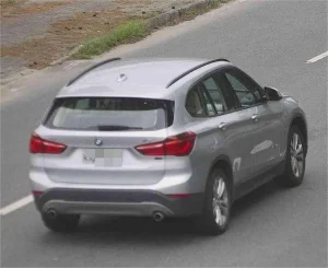 BMW é furtada em estacionamento em Blumenau