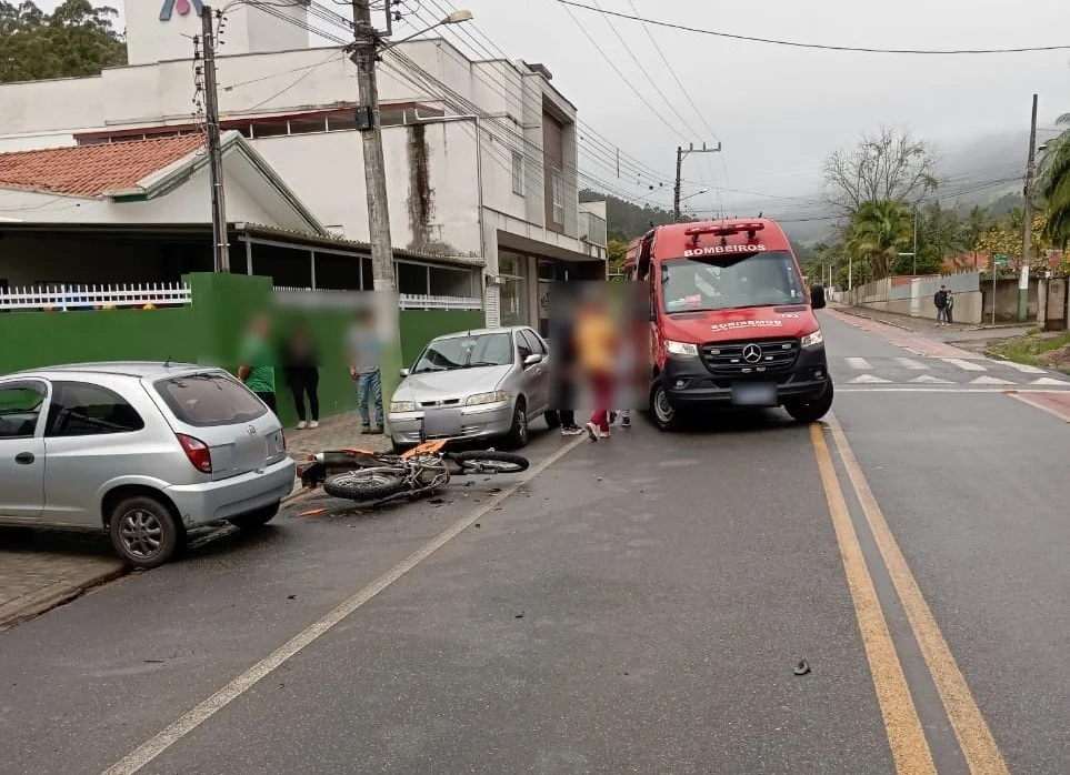 Motociclista fica ferido em acidente no bairro Revólver, em Presidente Getúlio