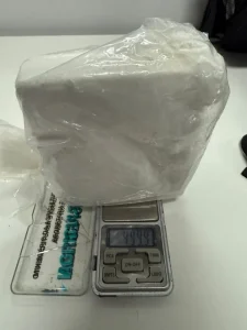 Jovem é preso com meio quilo de cocaína dentro de ônibus, em Rio do Sul