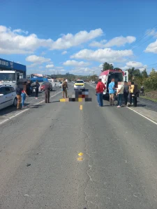 Idosa fica ferida em acidente envolvendo carro e bicicleta elétrica, em Ituporanga