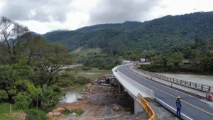 DNIT libera tráfego em duas pistas na ponte entre Ibirama e Apiúna