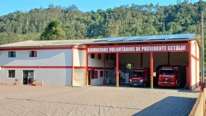 Com apoio da Justiça Federal, Bombeiros Voluntários de Presidente Getúlio contam com sistema de energia solar