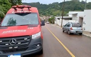 Bombeiros Voluntários atendem grave acidente de trânsito em Presidente Getúlio