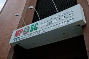 Corretora de imóveis de Rio do Sul tem prisão preventiva decretada após pedido do MPSC