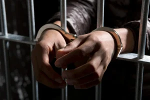 Homem é preso após tentar abusar de criança em SC; populares impediram crime