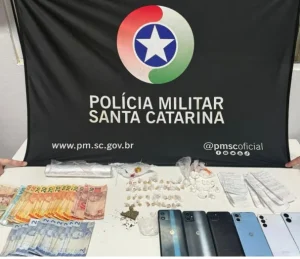 Polícia Militar desarticula ponto de tráfico de drogas no bairro Canoas em Rio do Sul