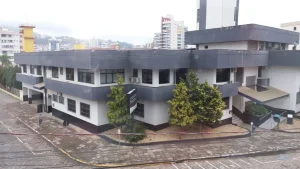 Jovem de 19 anos é levado à delegacia após quebrar celular da namorada em Rio do Sul