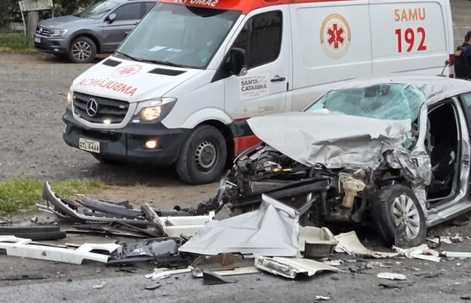 Homem fica gravemente ferido em acidente na BR-470, em Rio do Sul