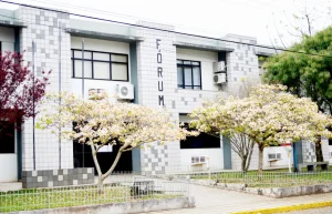 Homem é preso em flagrante por violência doméstica dentro do Fórum de Curitibanos