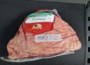 Homem de 29 anos é detido após furtar picanha de supermercado em Timbó