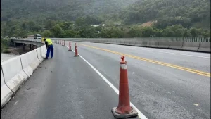 Sequência 01.00 02 59 12.quadro037