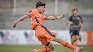 Sequência 01.00 03 42 11.quadro040