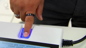 Sequência 01.00 04 00 19.quadro029