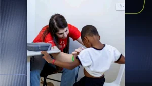 Sequência 01.00 04 00 27.quadro038