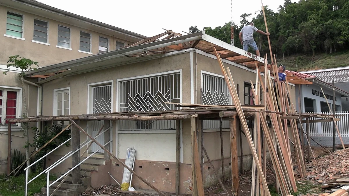 Sequência 01.00 04 17 27.quadro026