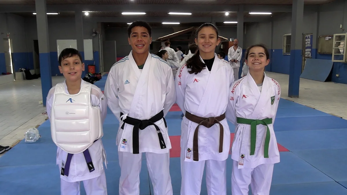 Sequência 01.00 04 24 18.quadro043