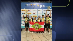 Sequência 01.00 04 25 08.quadro044