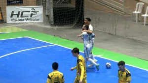 Sequência 01.00 05 50 27.quadro058