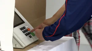 Sequência 01.00 05 54 07.quadro023