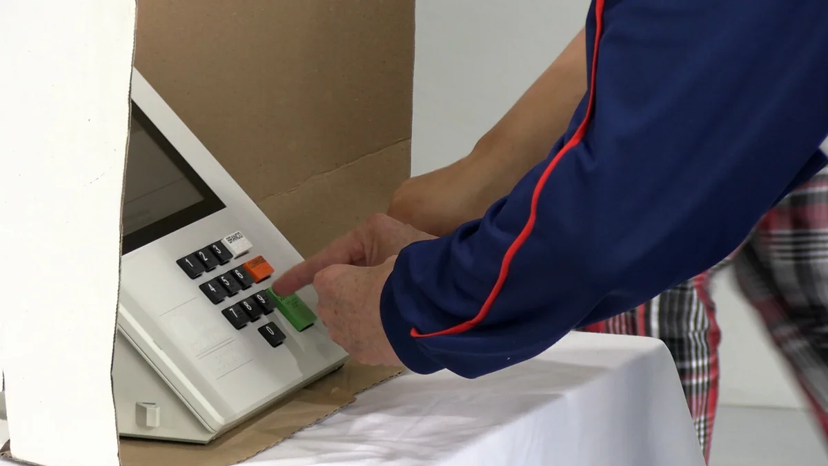 Sequência 01.00 05 54 07.quadro023