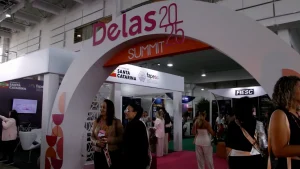 Sequência 01.00 06 03 28.quadro011