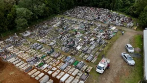 Sequência 01.00 06 53 10.quadro004