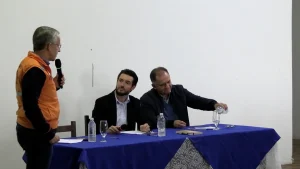 Sequência 01.00 09 26 00.quadro010