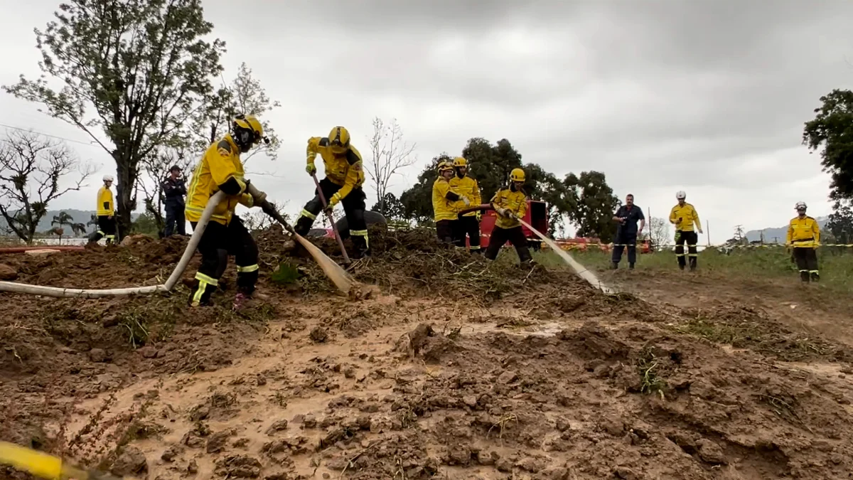 Sequência 01.00 10 46 22.quadro003