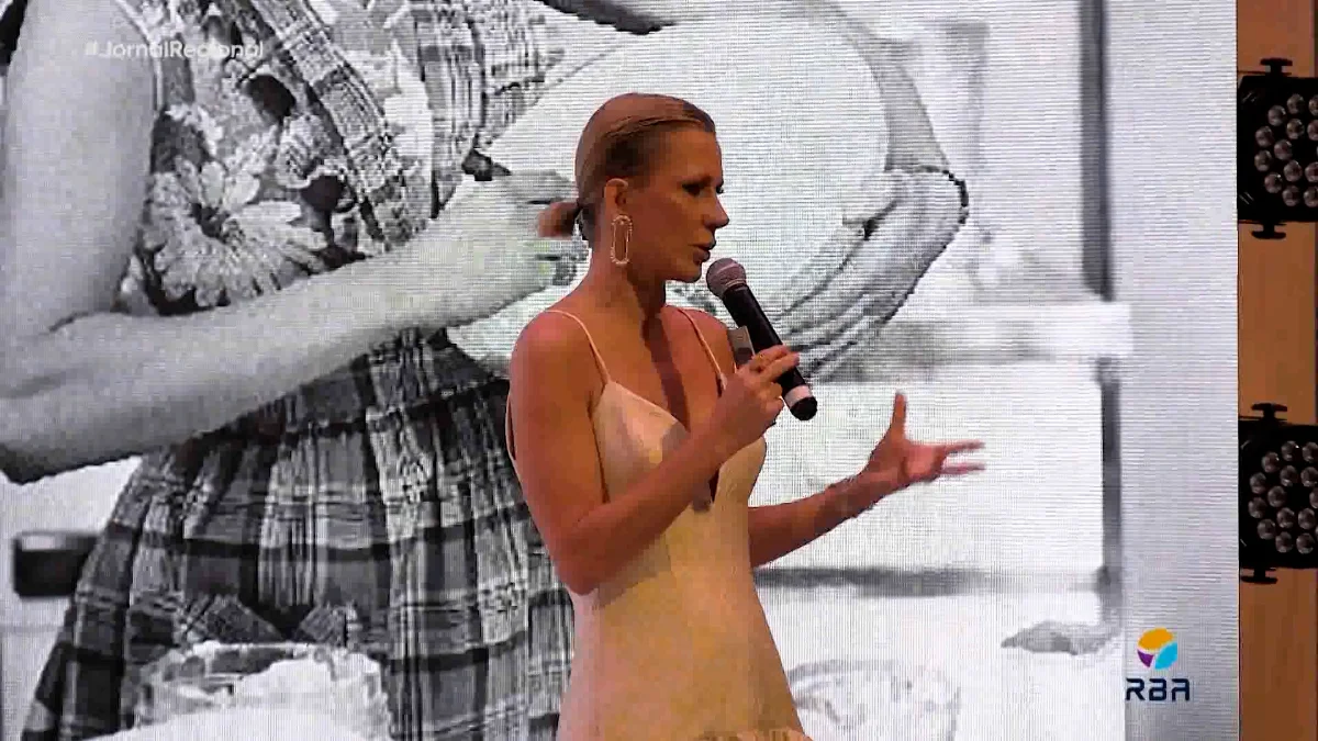 Sequência 01.00 14 20 20.quadro045