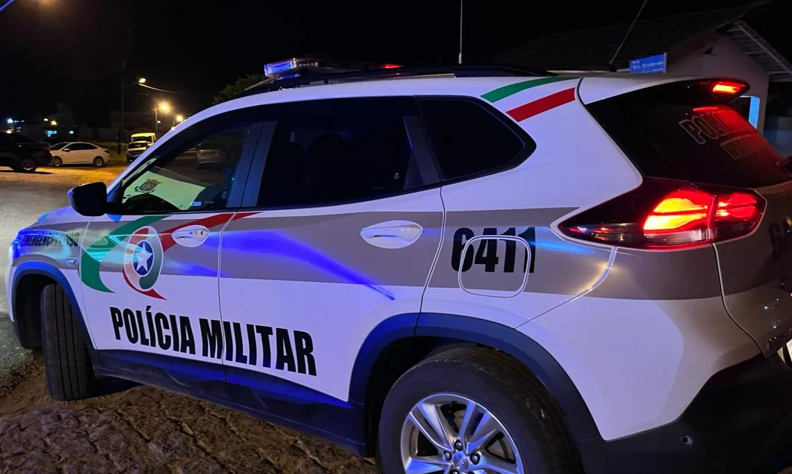 Mulher de 53 anos morre após ser esfaqueada dentro de casa, em Rodeio
