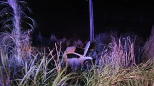 Veículo sai da pista e mobiliza bombeiros na BR-470 em Rodeio