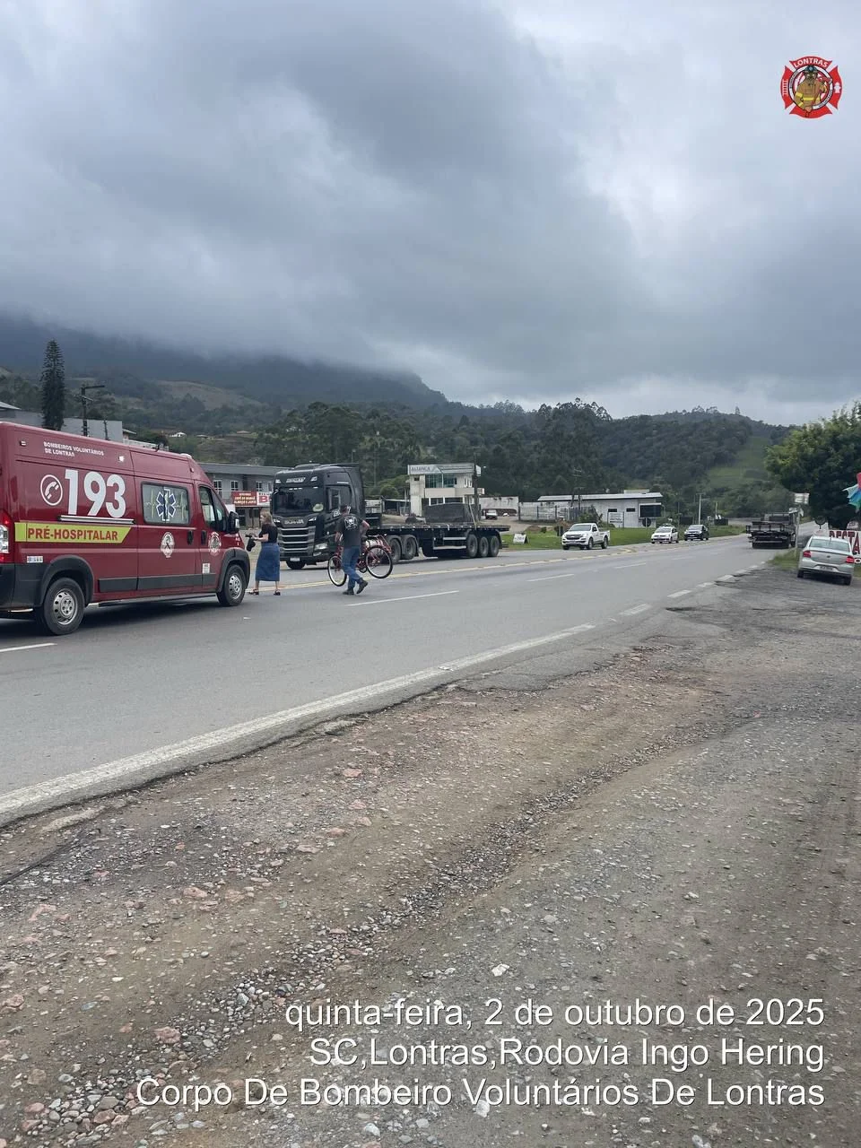 Ciclista fica gravemente ferido após ser atingido por caminhão na BR-470, em Lontras