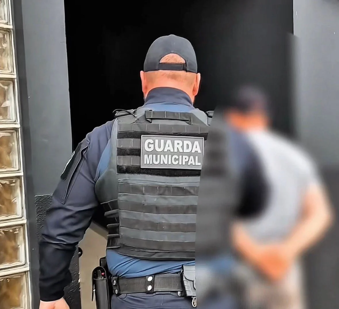 Homem procurado por crimes de roubo e extorsão mediante sequestro é preso, em Rio do Sul