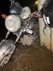 Jovem de 18 anos fica ferido após sofrer queda de moto na SC-281, em Imbuia