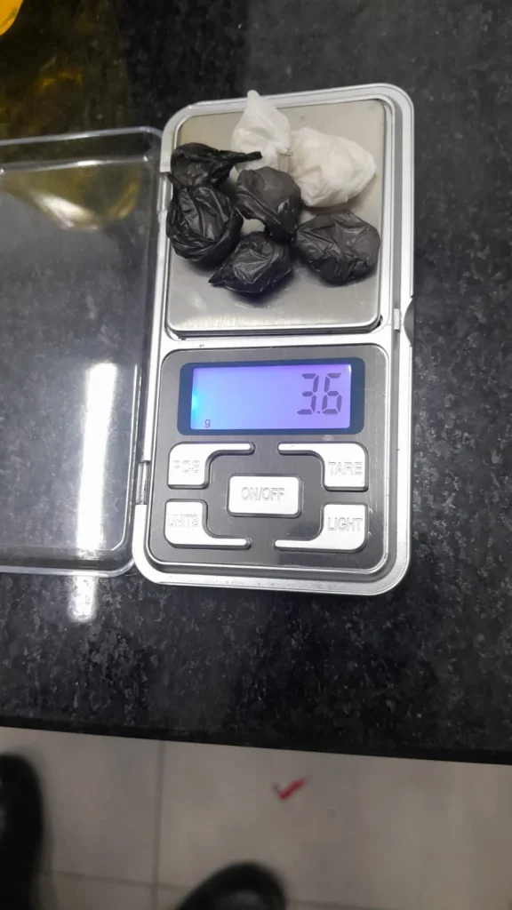 Homem é preso por embriaguez ao volante e adolescente é apreendido com drogas, em Rio do Sul