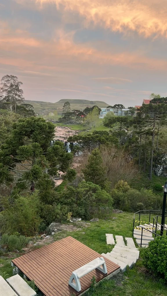 Adolescente desaparece após cair em cachoeira em Bom Jardim da Serra