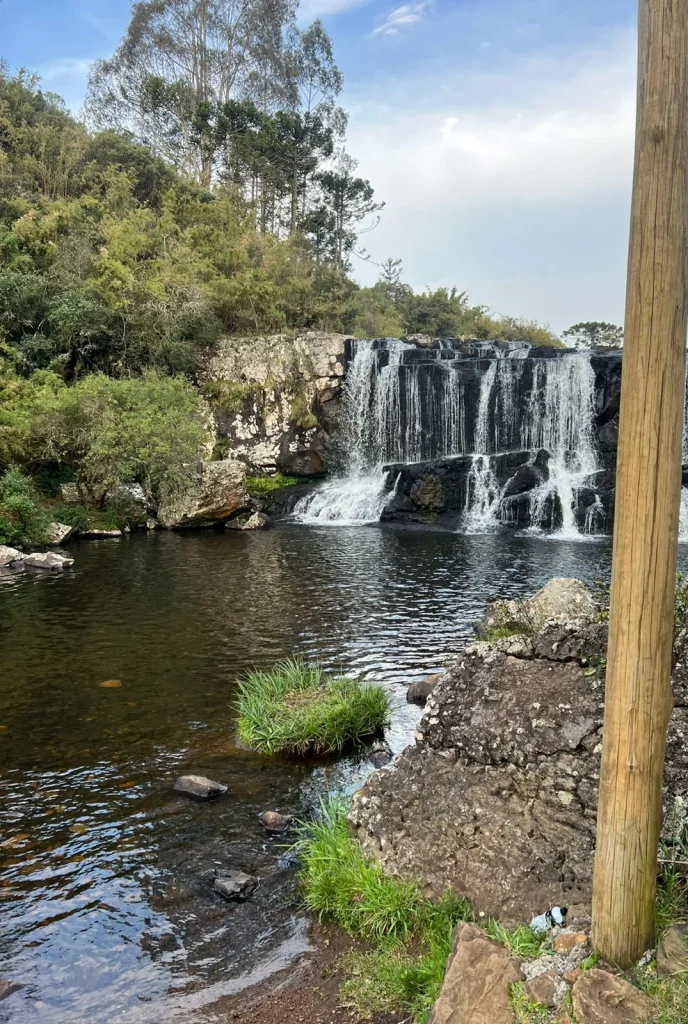 Adolescente desaparece após cair em cachoeira em Bom Jardim da Serra