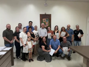 Prefeitura de Ibirama entrega mais matrículas de imóveis regularizados pelo Programa REURB