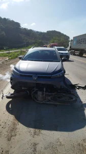 Motociclista fica gravemente ferido em acidente na BR-470, em Indaial