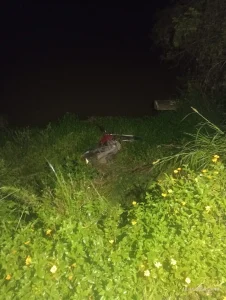 Motociclista cai em ribanceira e é resgatado pelos Bombeiros em Presidente Getúlio