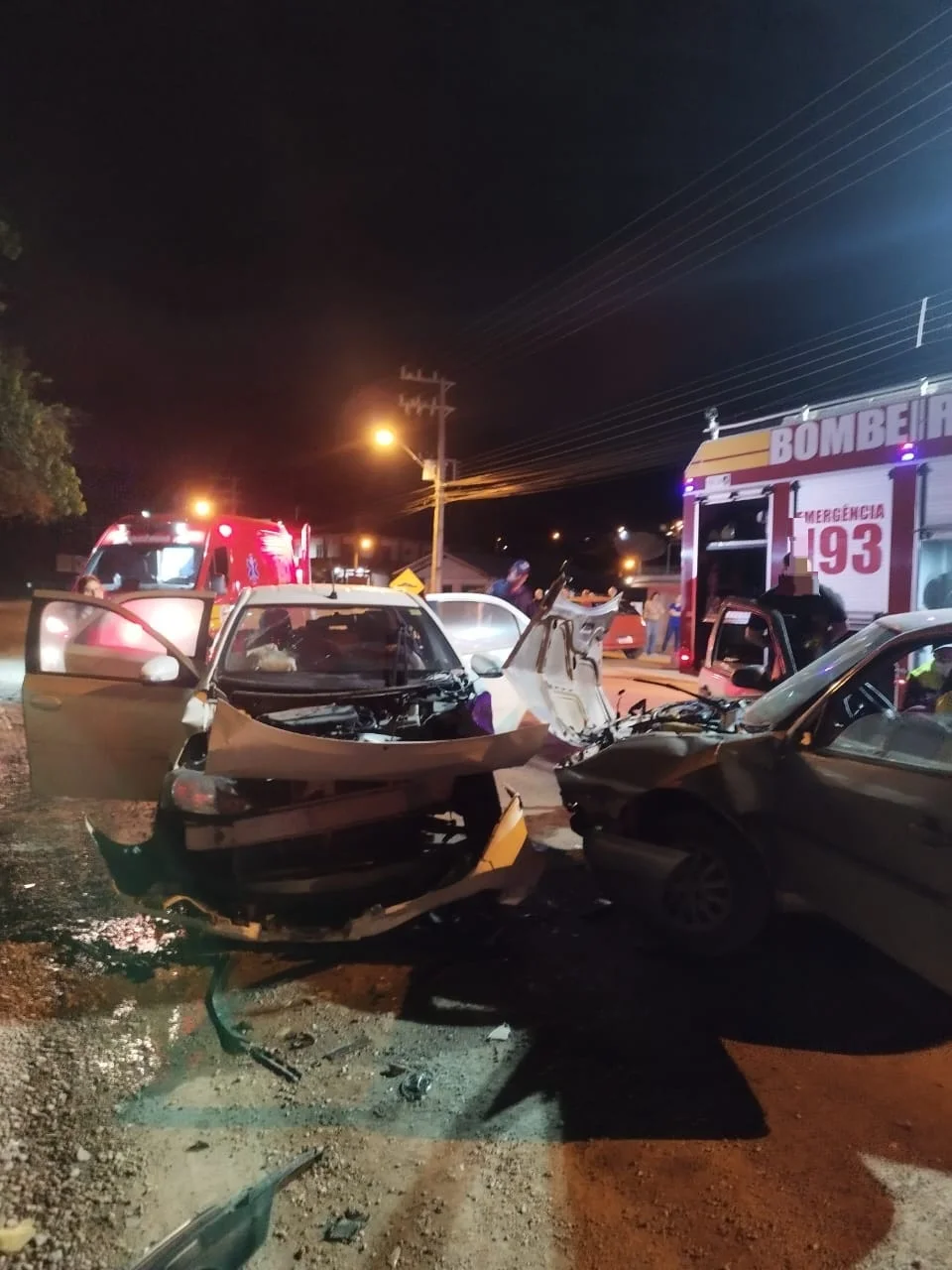 Duas pessoas ficam feridas em colisão frontal na SC-350, em Laurentino