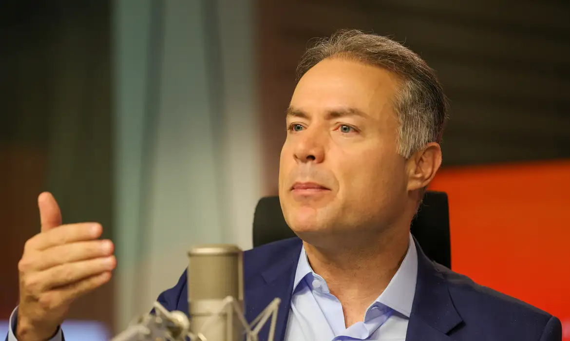 Ministro Renan Filho diz que "Governo oferecerá cursos gratuitos para obtenção de CNH"