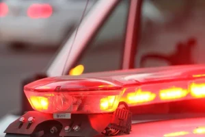 Homem é esfaqueado em frente a bar e autor é preso em flagrante em Taió
