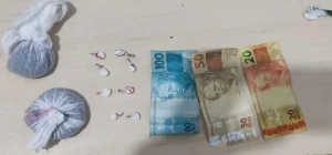 Jovem de 25 anos é preso em flagrante por tráfico de drogas em Aurora