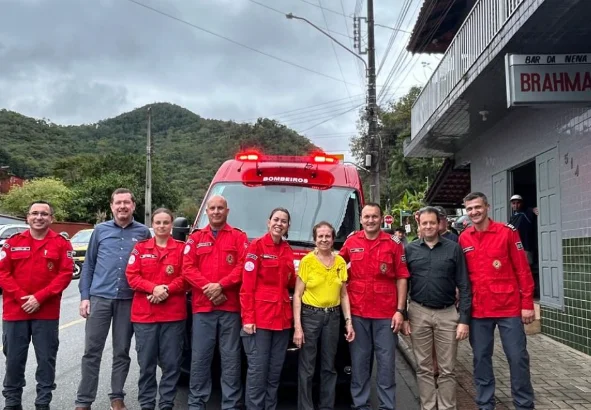 Moradora doa ambulância de R$ 328 mil para bombeiros voluntários em SC