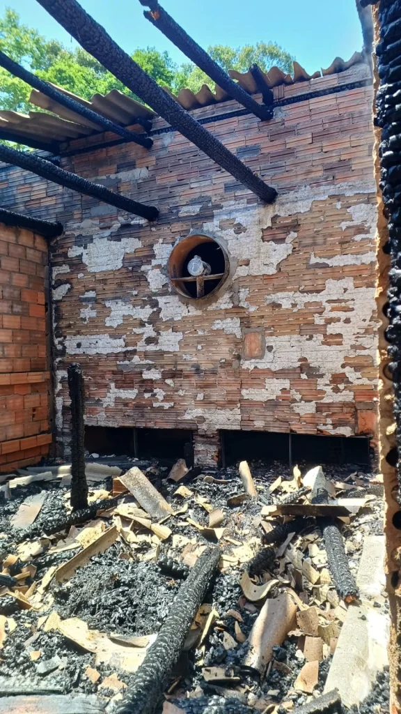 Incêndio Destrói Duas Estufas De Fumo Em Santa Terezinha (1)